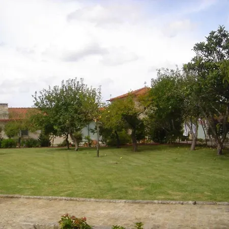 Moradia Com Piscina Perto De *